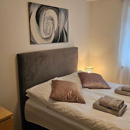 B&B Rooms 3 Double room bed 140x200 DeLux Húsavík Buitenkant foto