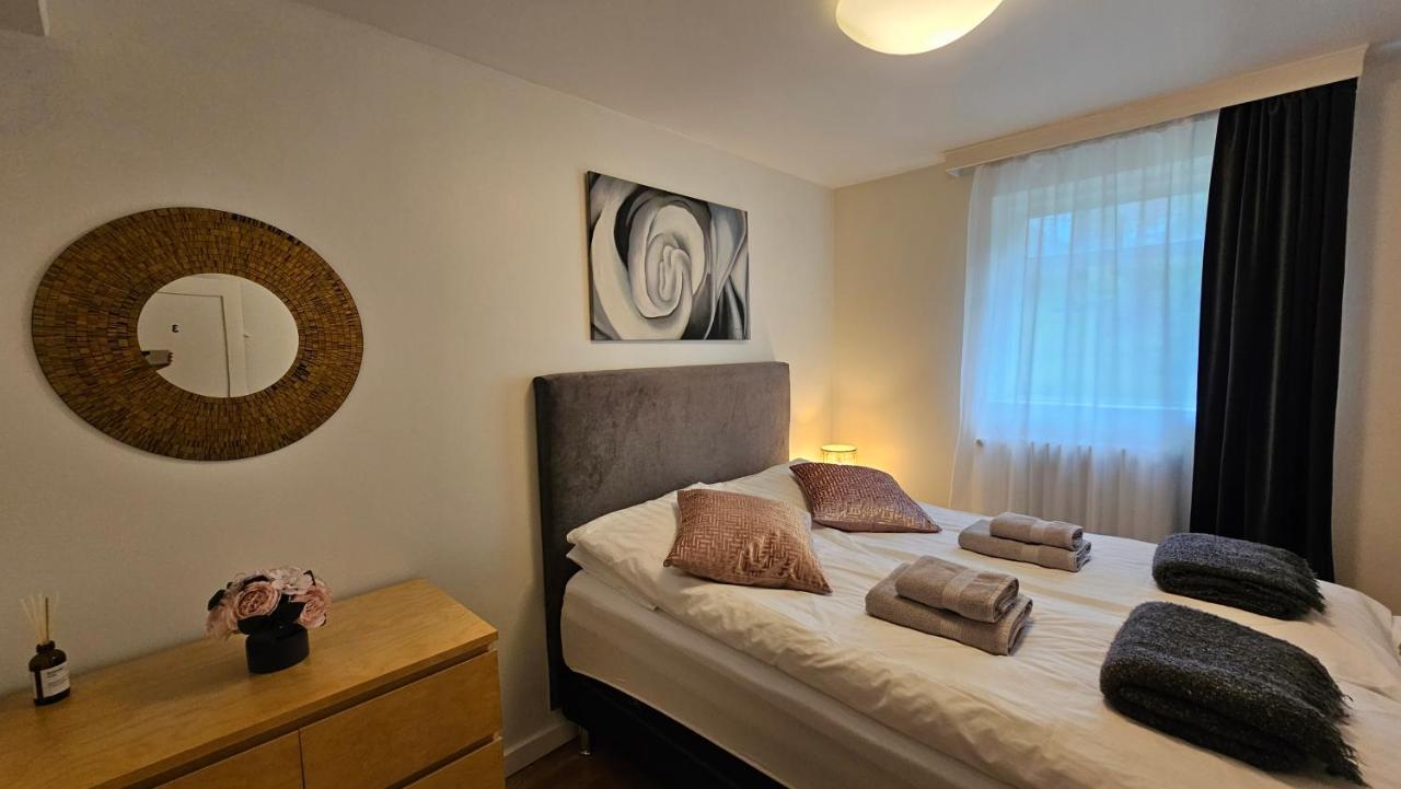 B&B Rooms 3 Double room bed 140x200 DeLux Húsavík Buitenkant foto